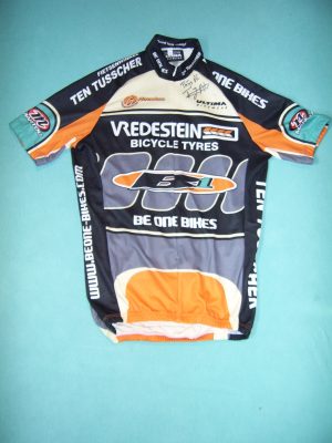 BE ONE (c) CAMISA DE CICLISMO BIKES-VREDESTEIN 2002